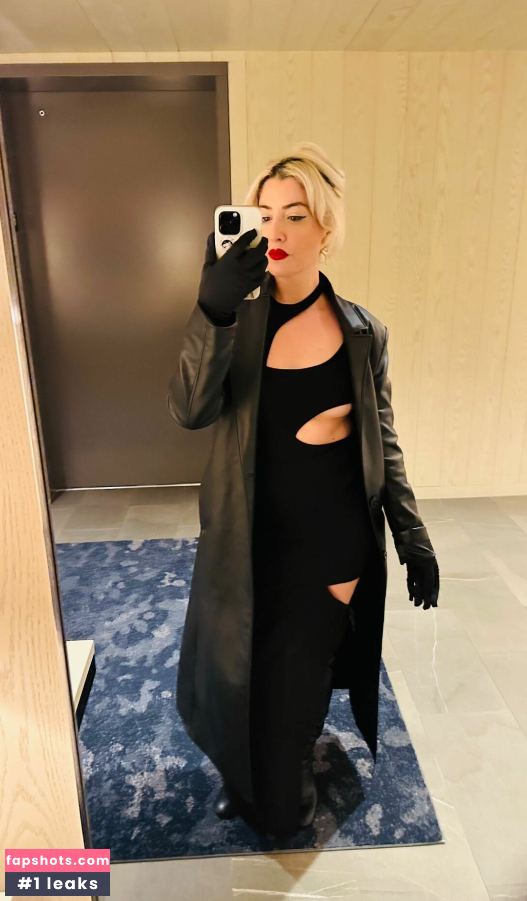 Rebecca Ford gallery photo #63