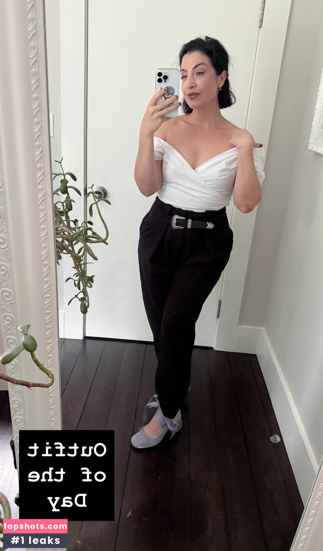 Rebecca Ford gallery photo #8