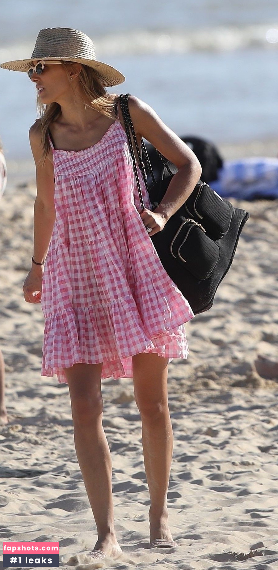 Rebecca Judd gallery photo #14