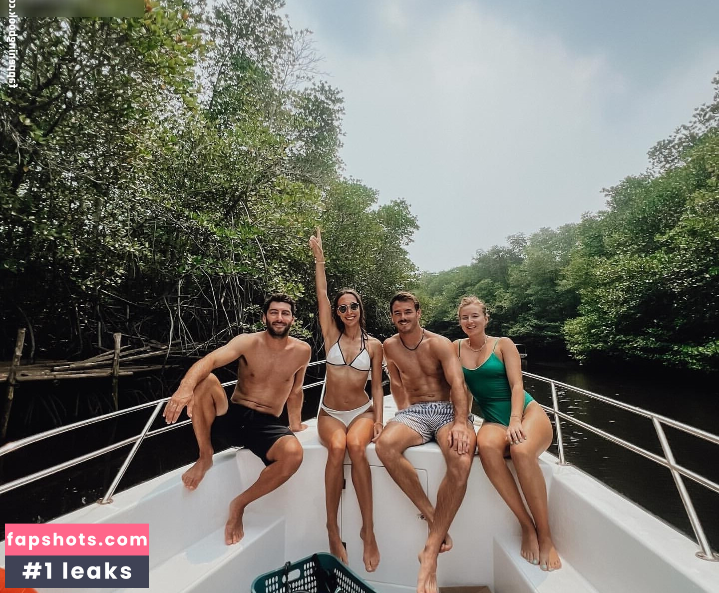 Rebecca Looschelders Nude Leaks OnlyFans Photos #12 - LeakJerk