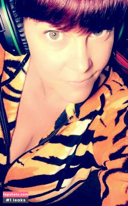 Rebecca Love gallery photo #105