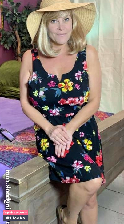 Rebecca Love gallery photo #107