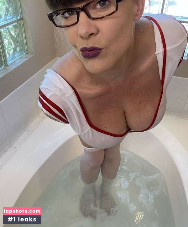 Rebecca Love gallery photo #162