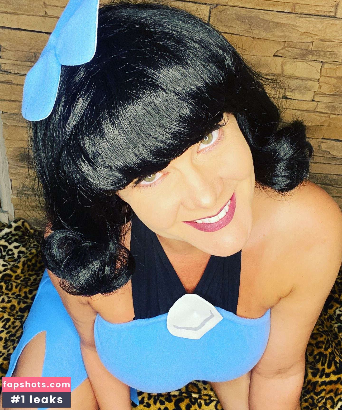 Rebecca Love gallery photo #183