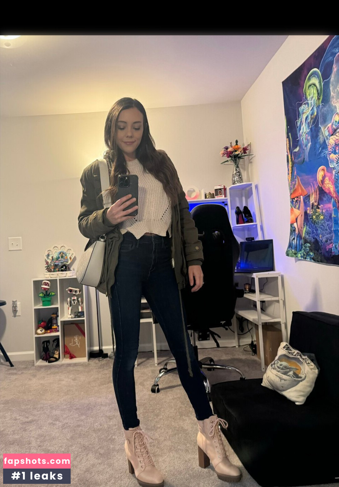 Rebecca Love gallery photo #30