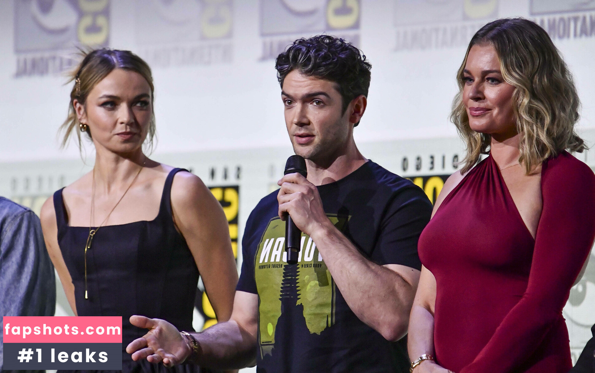 Rebecca Romijn gallery photo #7