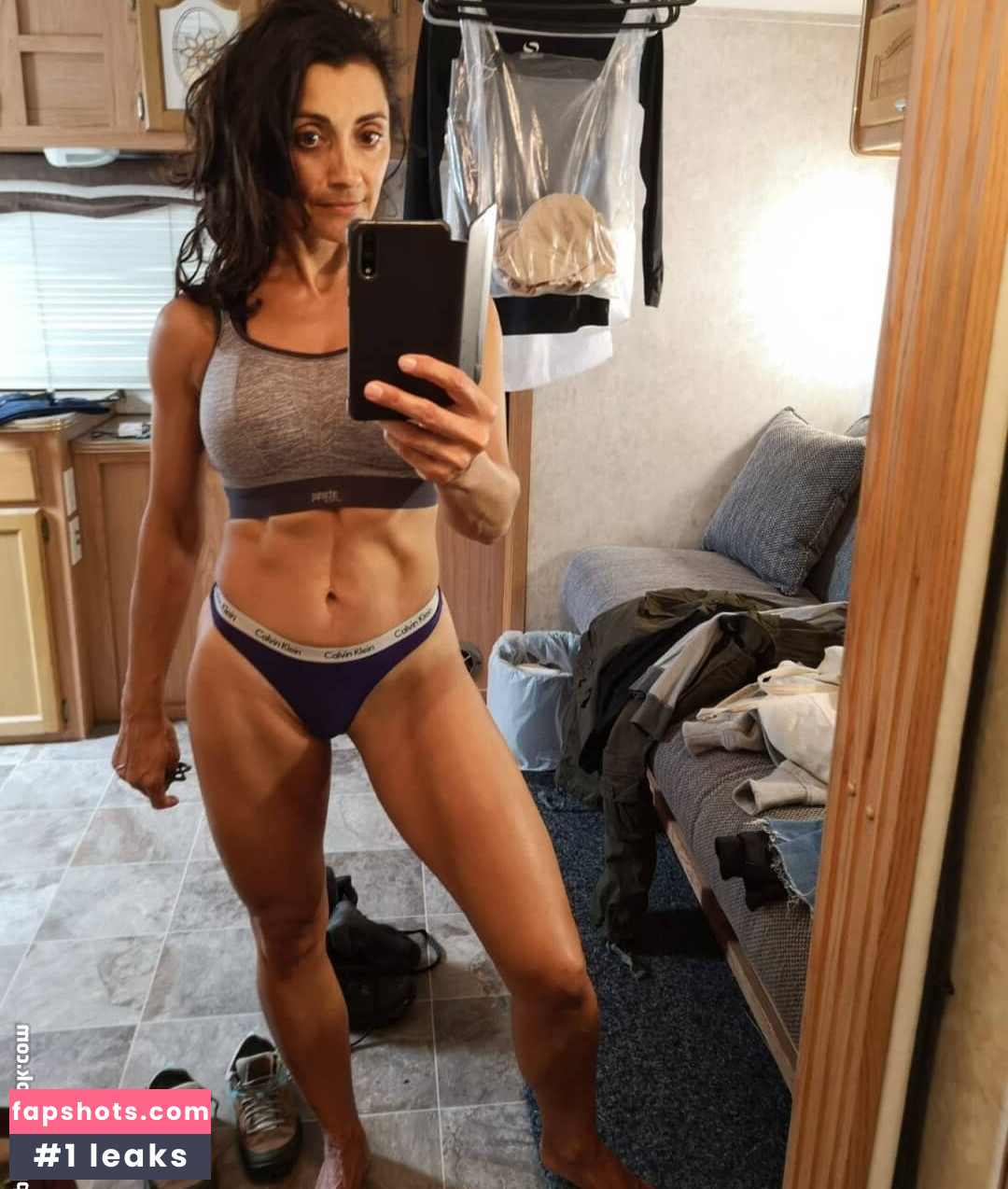 Rebecca Sarker gallery photo #13