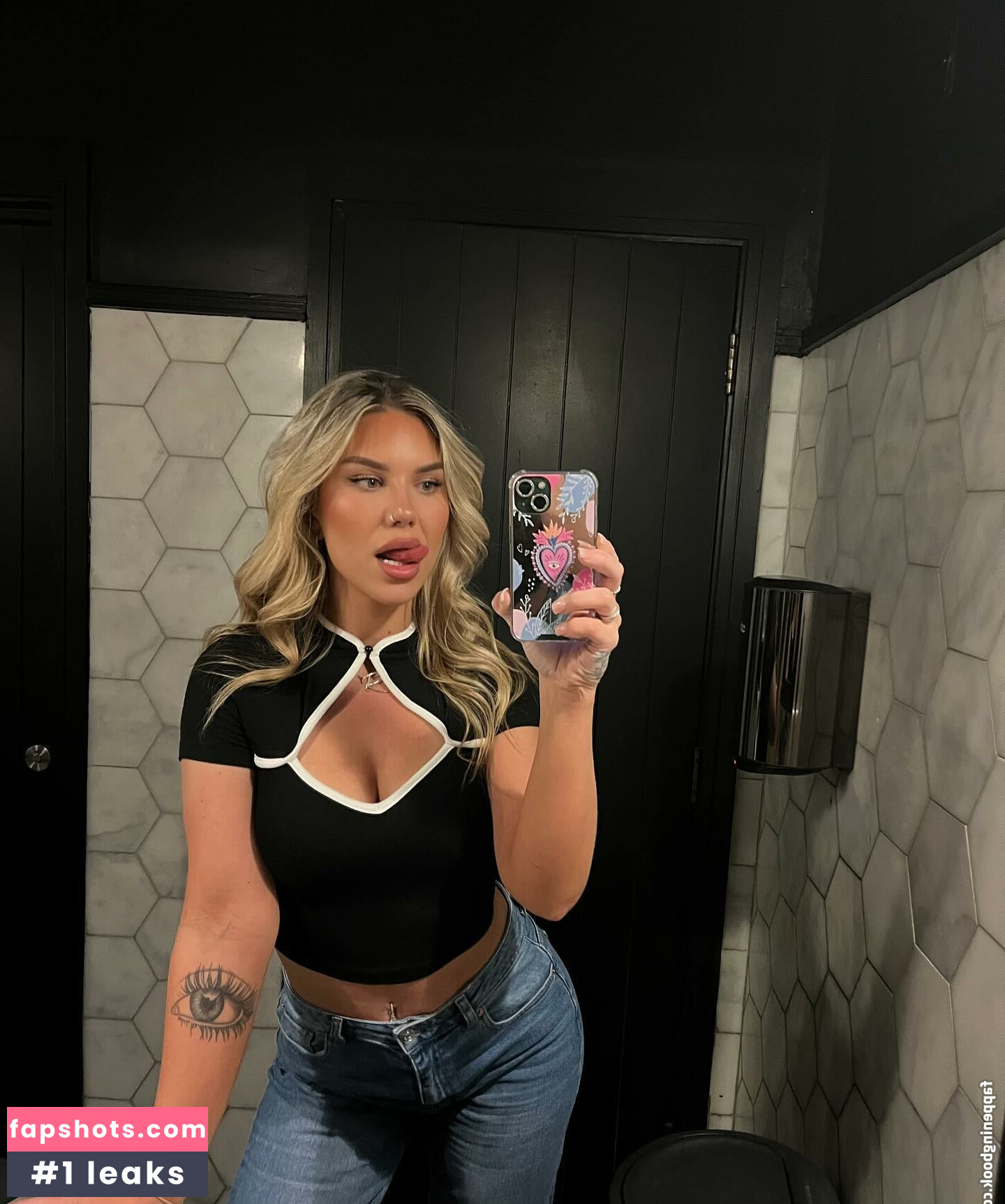 Rebecca Sheldrake nude babe gallery