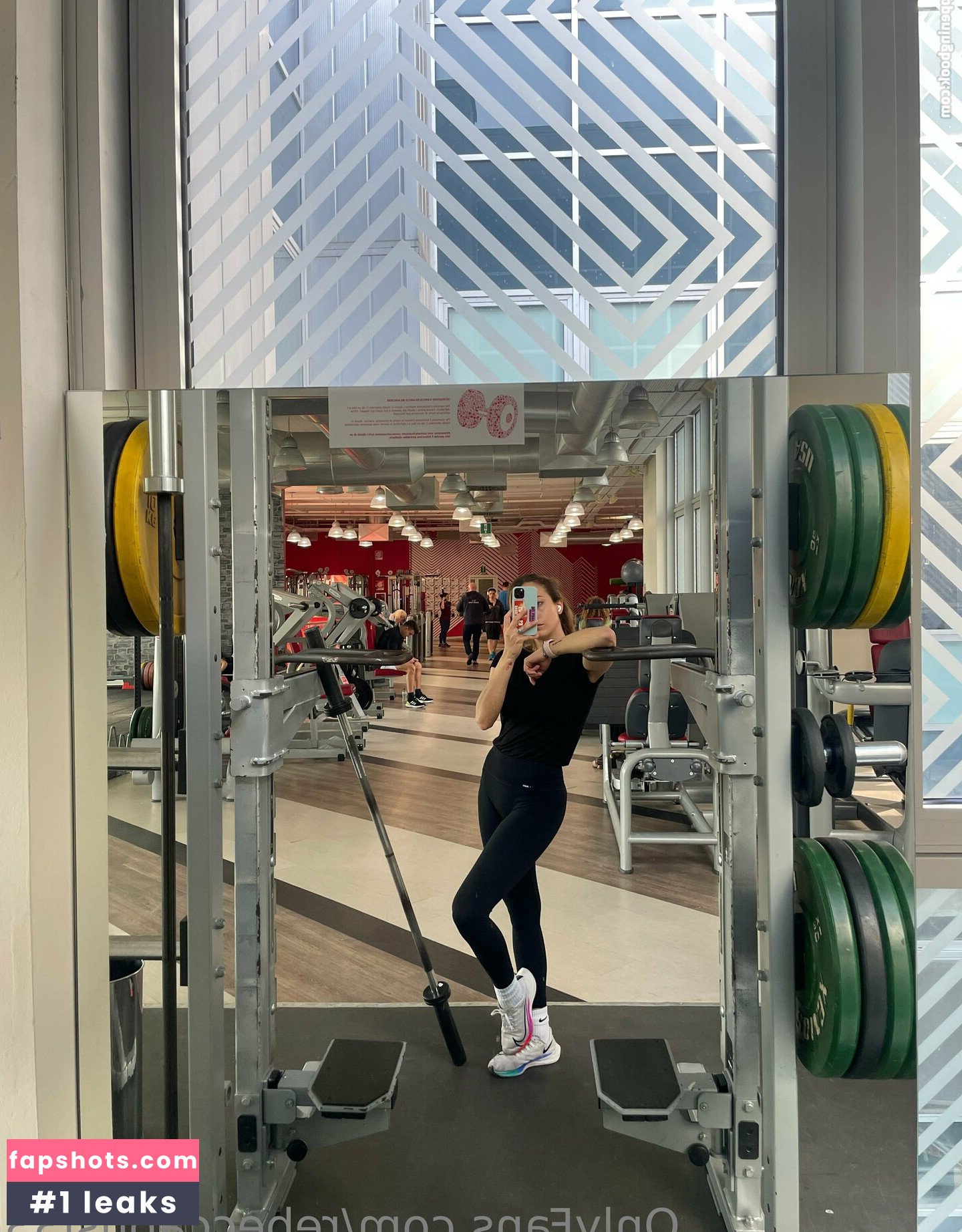 rebeccabusi33 gallery photo #18