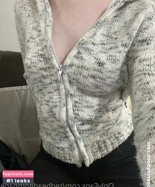 Redheaded Goth gallery photo #6