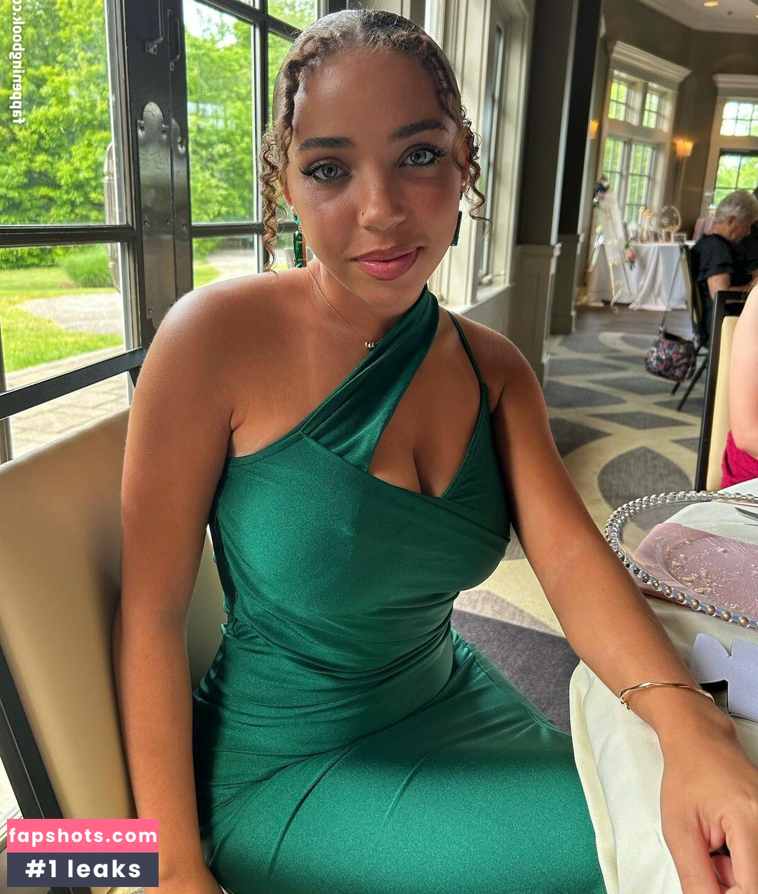 Reece Monett gallery photo #2