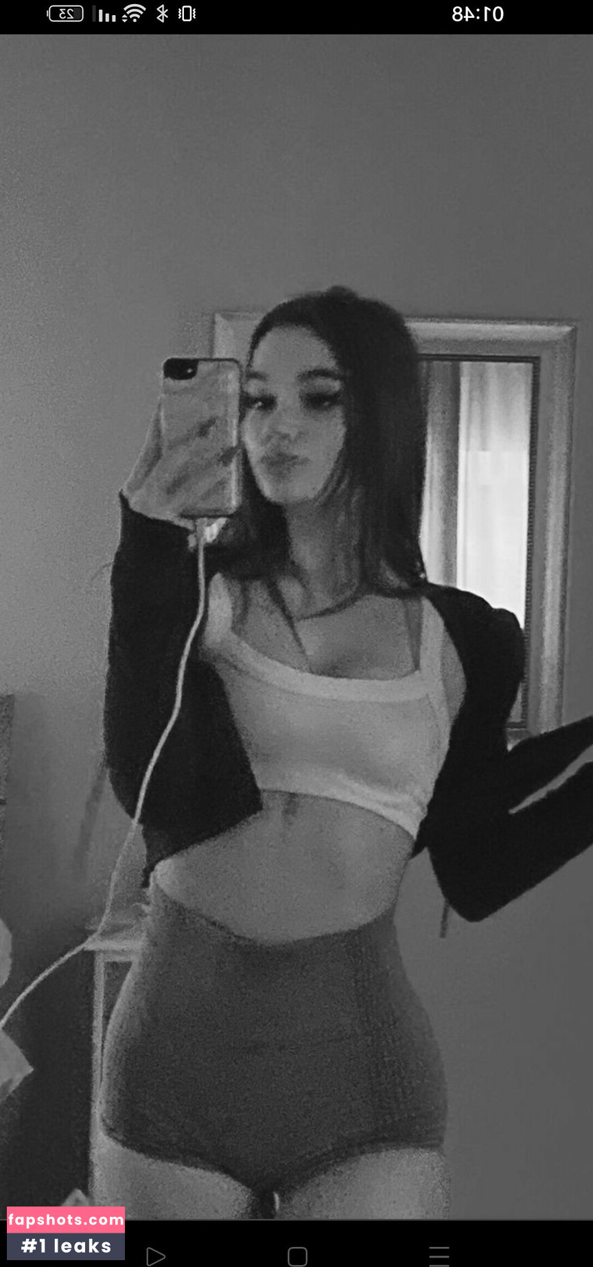 Reese Robbins nude babe gallery