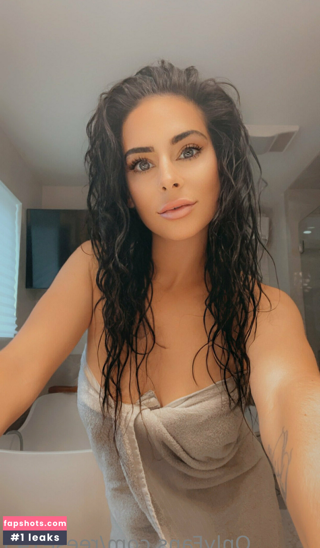 reese143 gallery photo #6