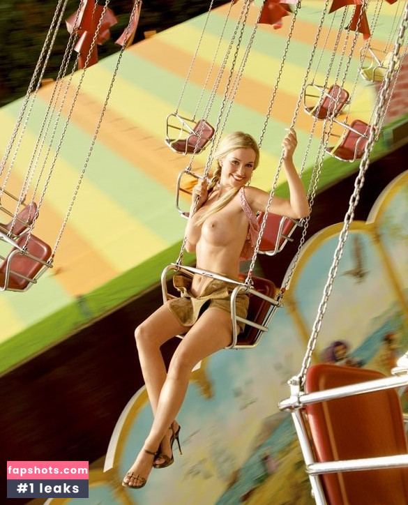 Regina Deutinger gallery photo #23