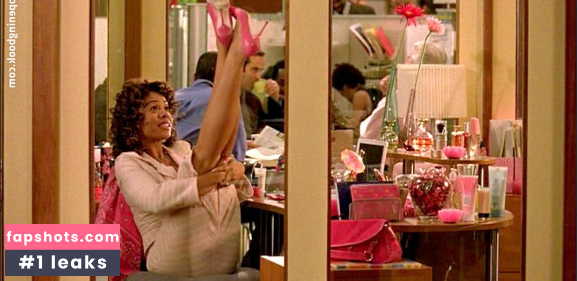 Regina Hall gallery photo #25