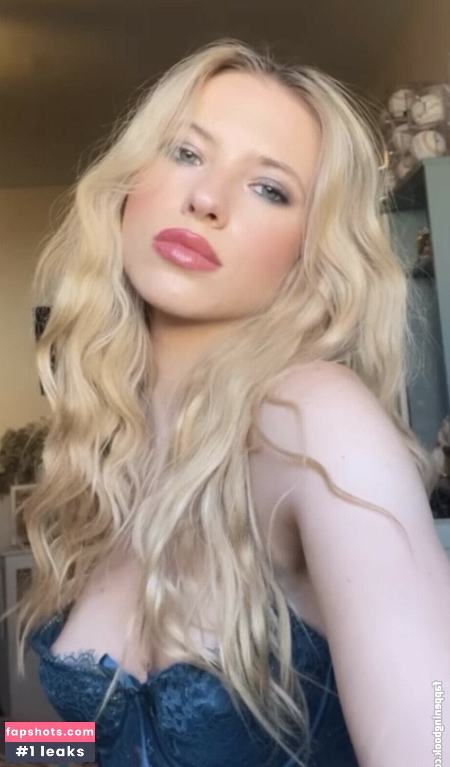 Regina Knoll gallery photo #8