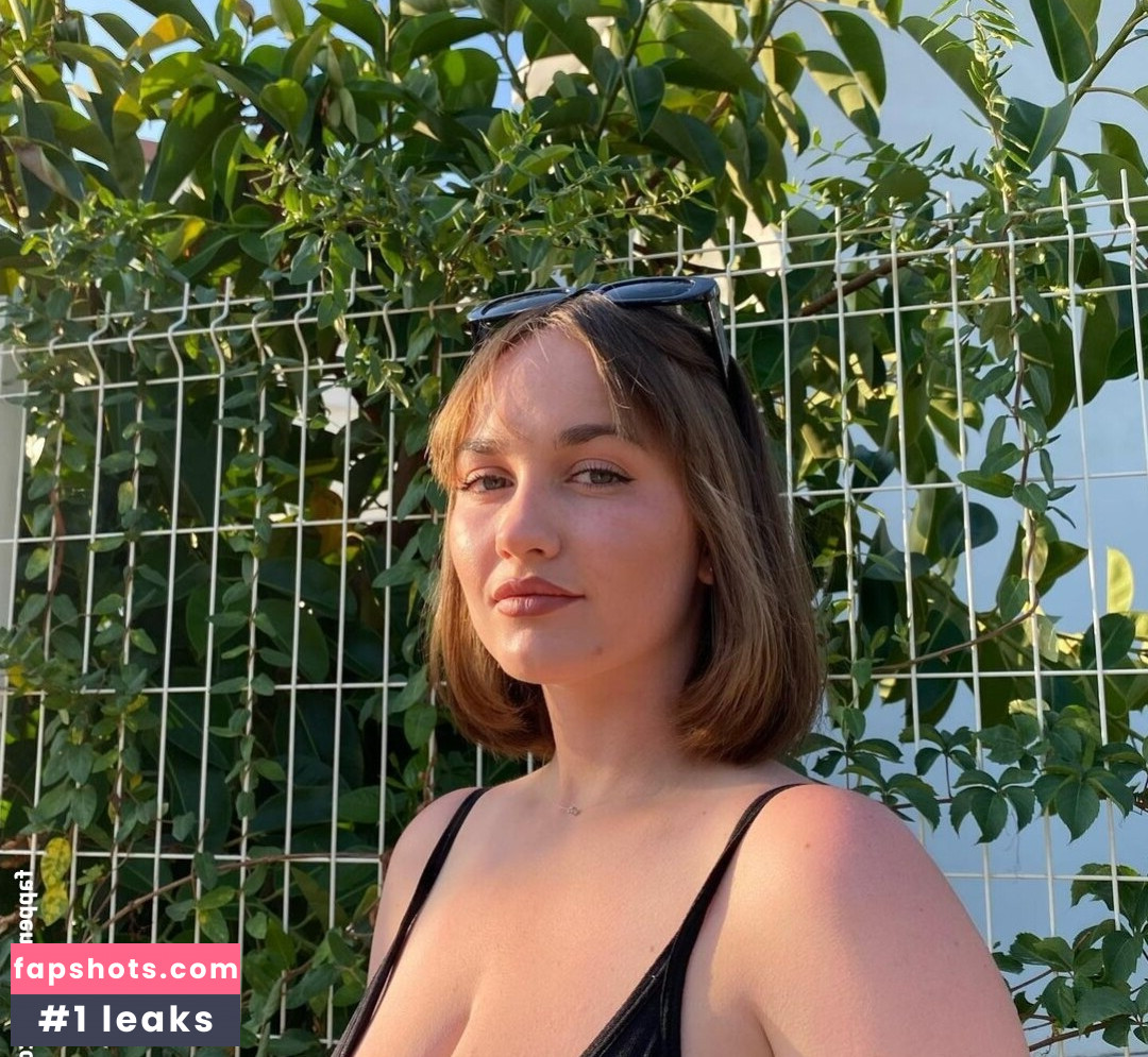 Regina Rodnova gallery photo #3