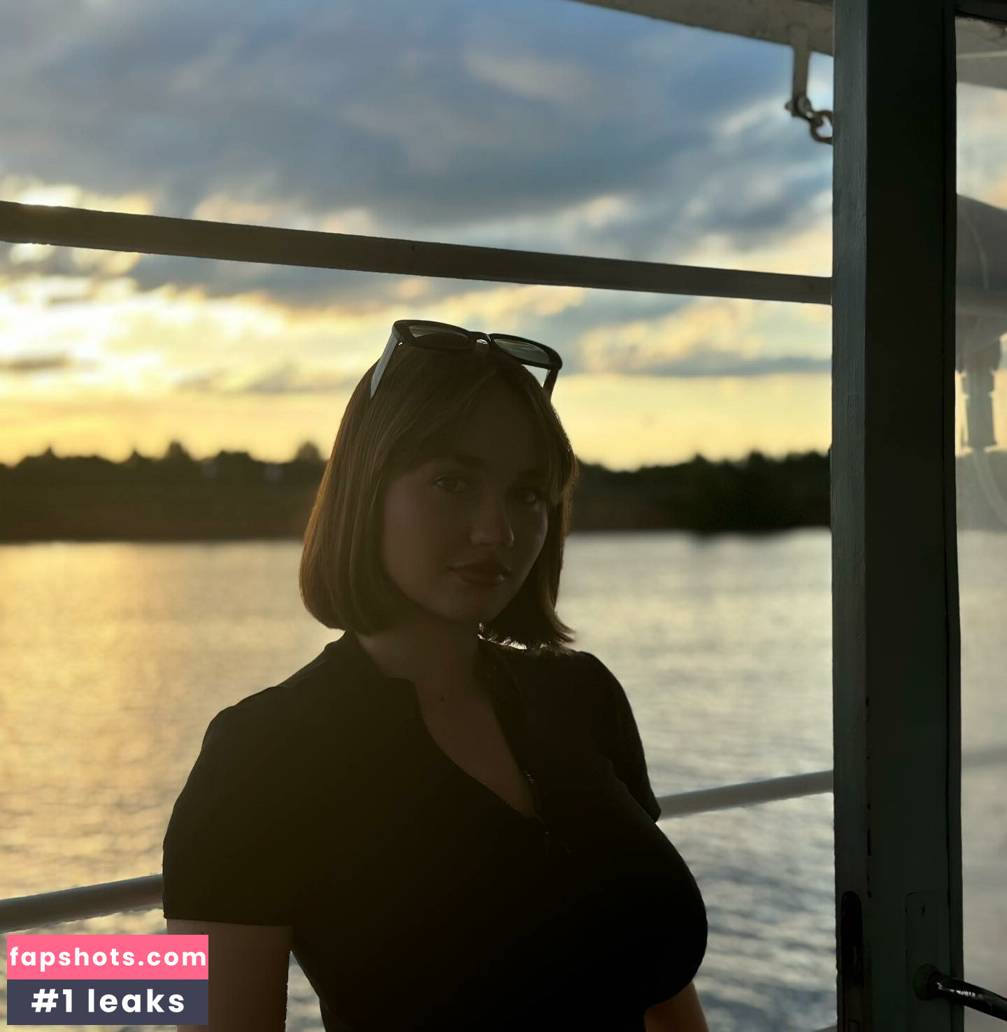 Regina Rodnova gallery photo #5