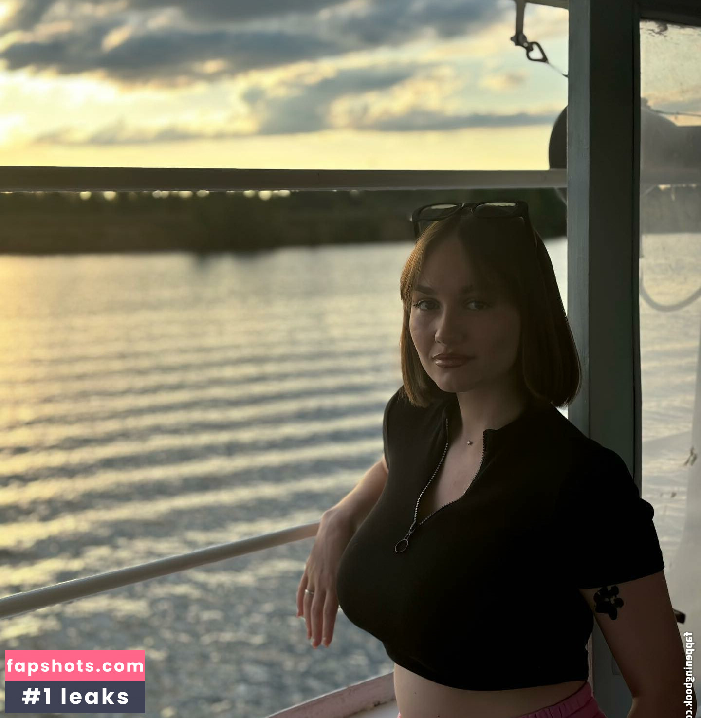 Regina Rodnova gallery photo #7