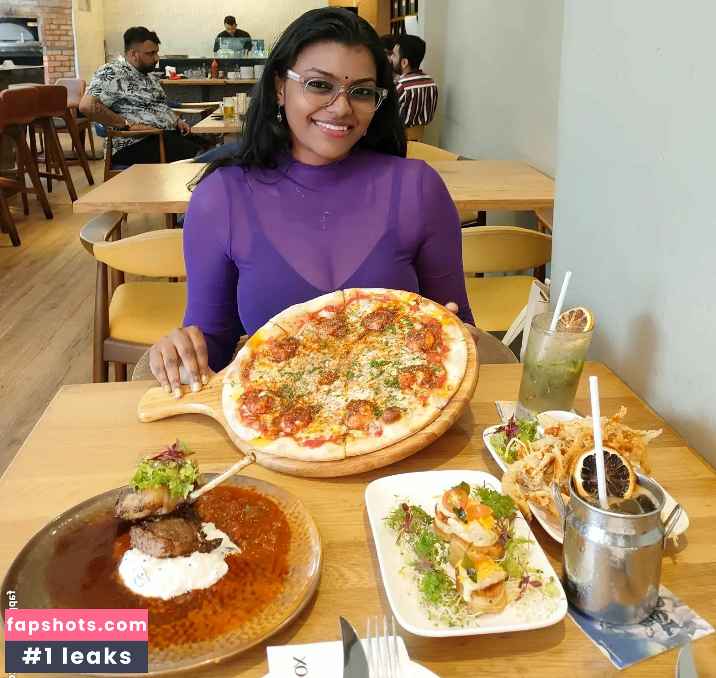 Regina Thoolasha gallery photo #19