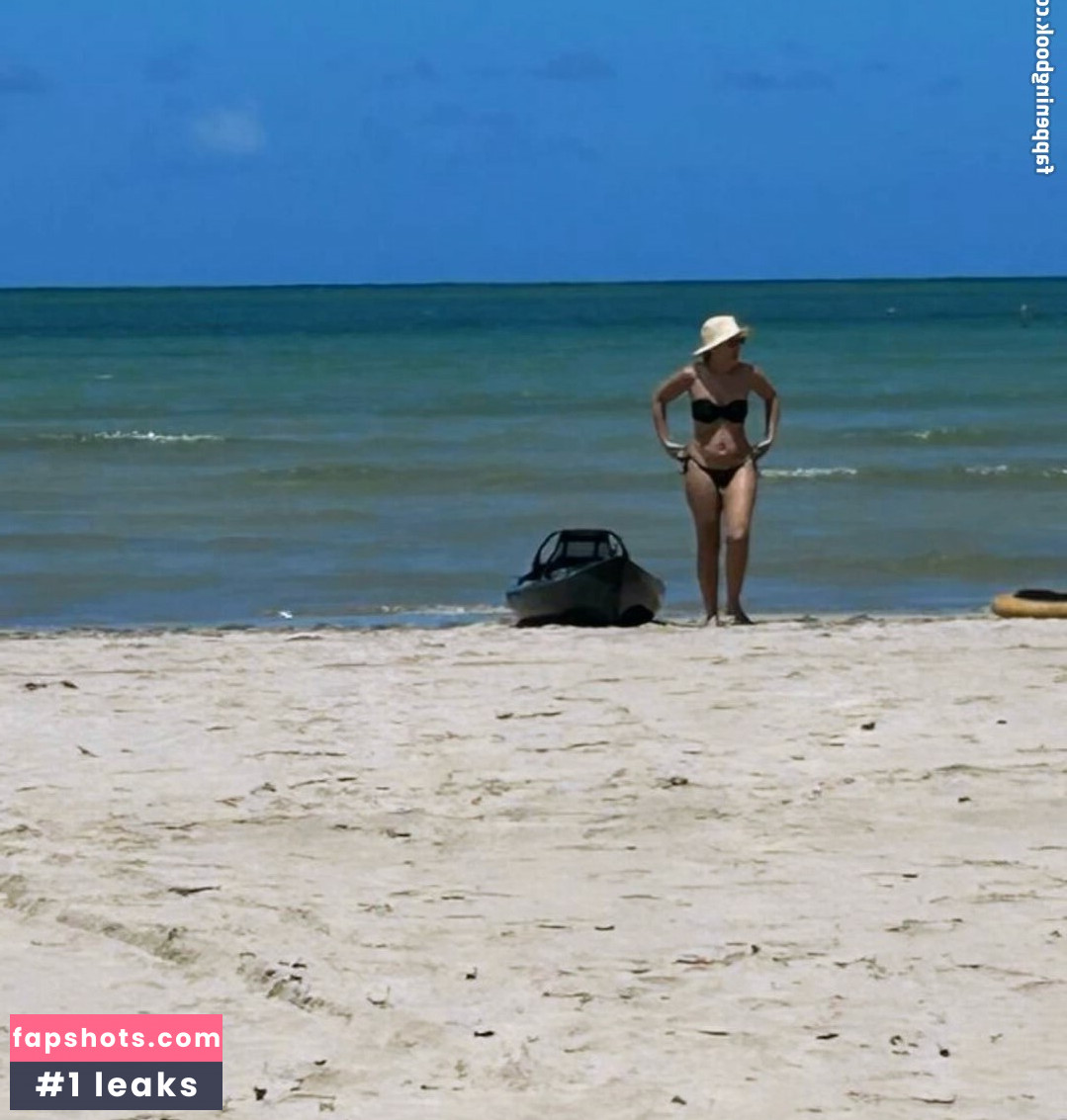 Regina Volpato gallery photo #18