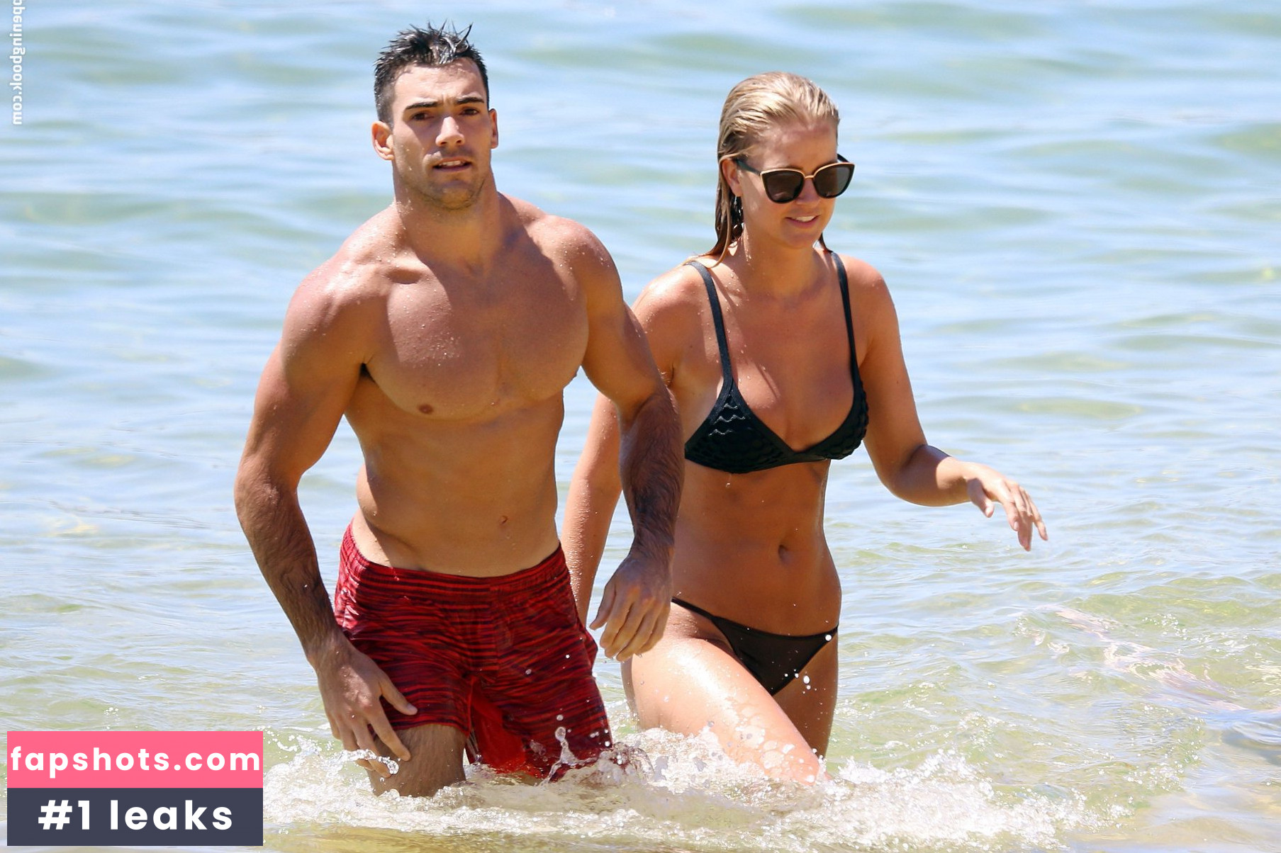 Renae Ayris gallery photo #14