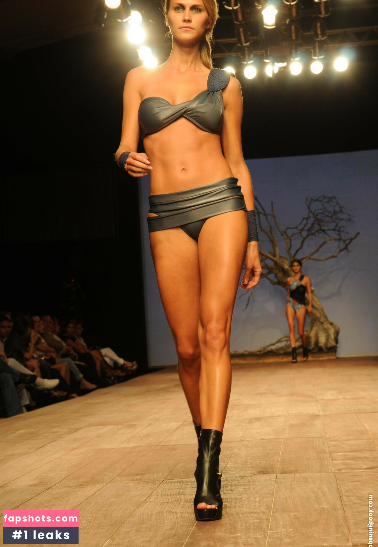 Renata Kuerten gallery photo #6