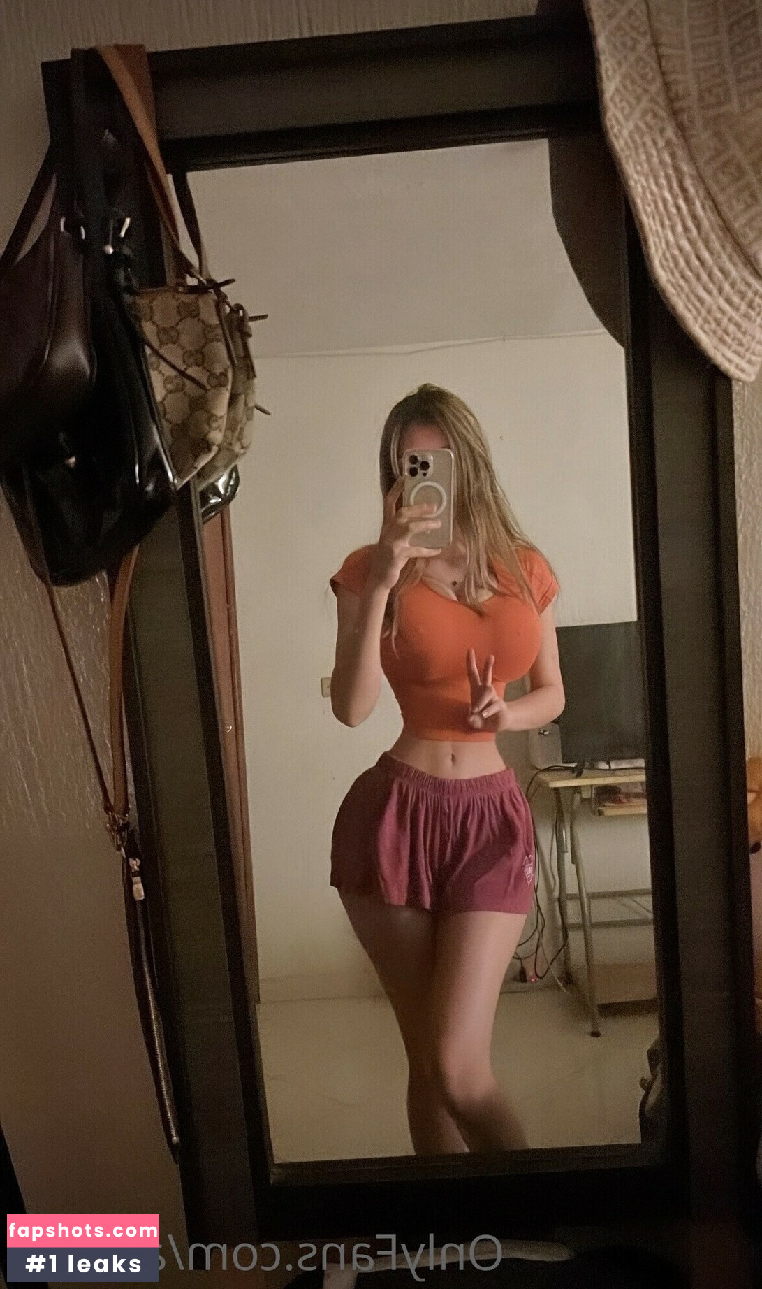 Renata Montano gallery photo #4