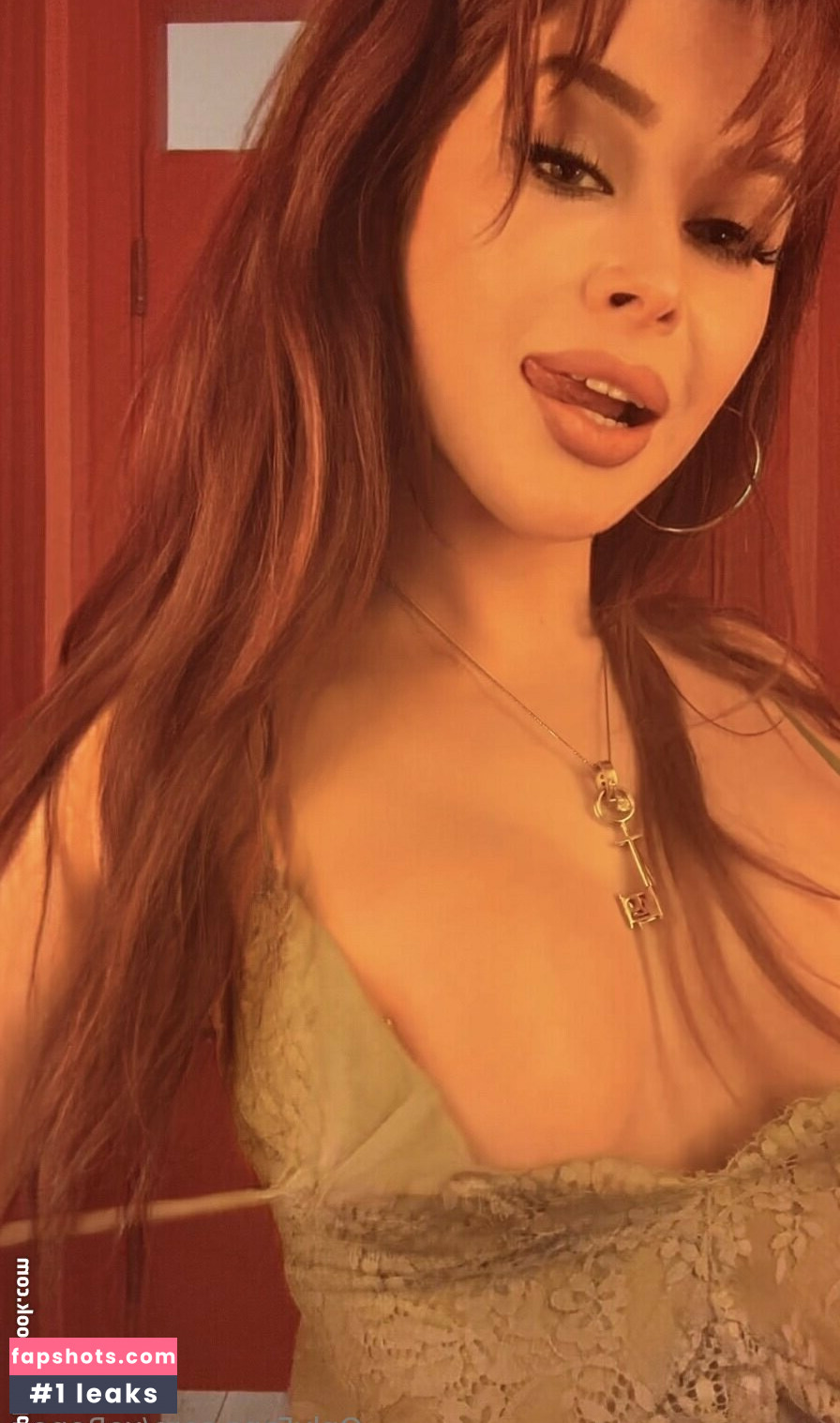 Renee Olstead gallery photo #108