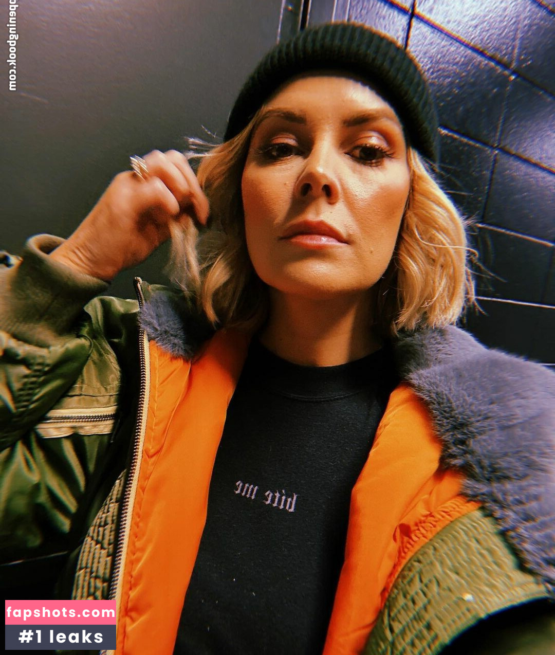 Renee Paquette gallery photo #11