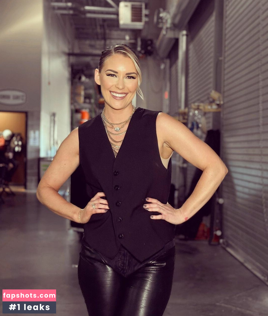 Renee Paquette gallery photo #27