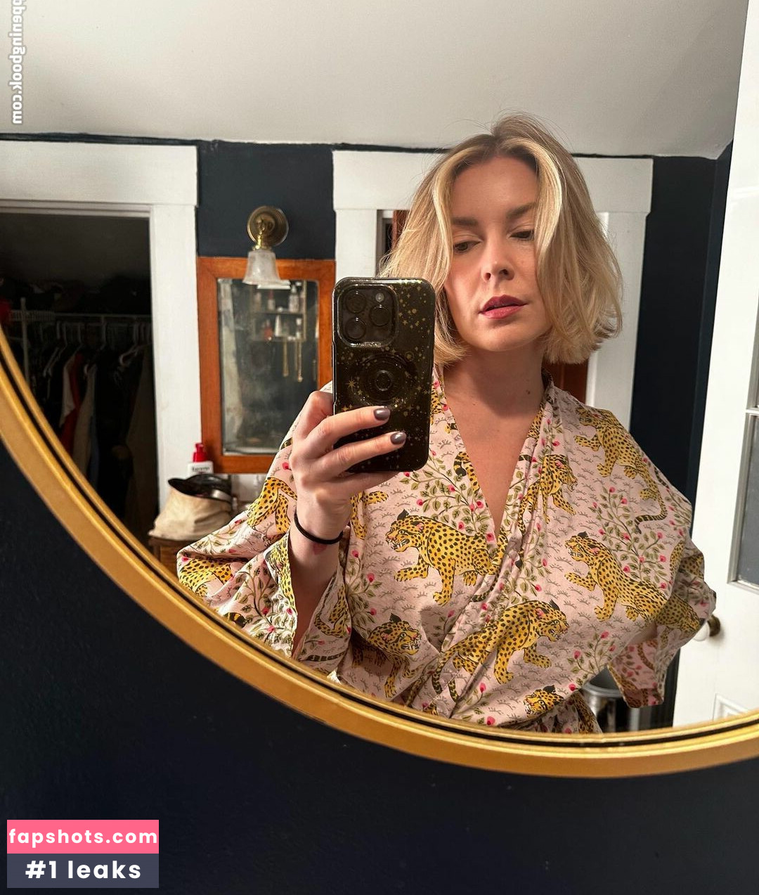 Renee Paquette gallery photo #41