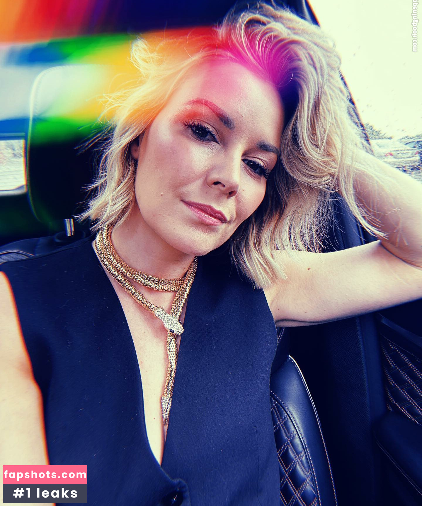 Renee Paquette gallery photo #44