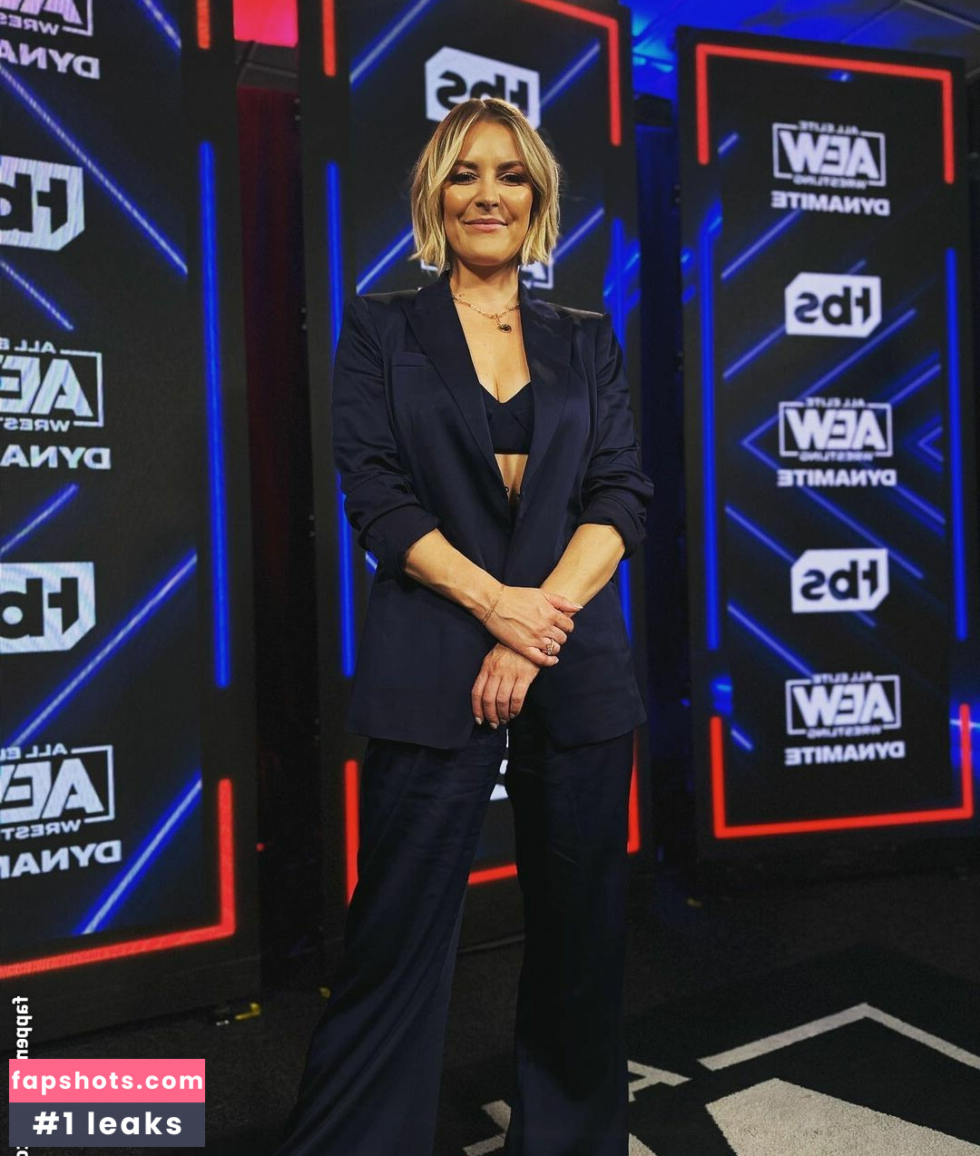 Renee Paquette gallery photo #71