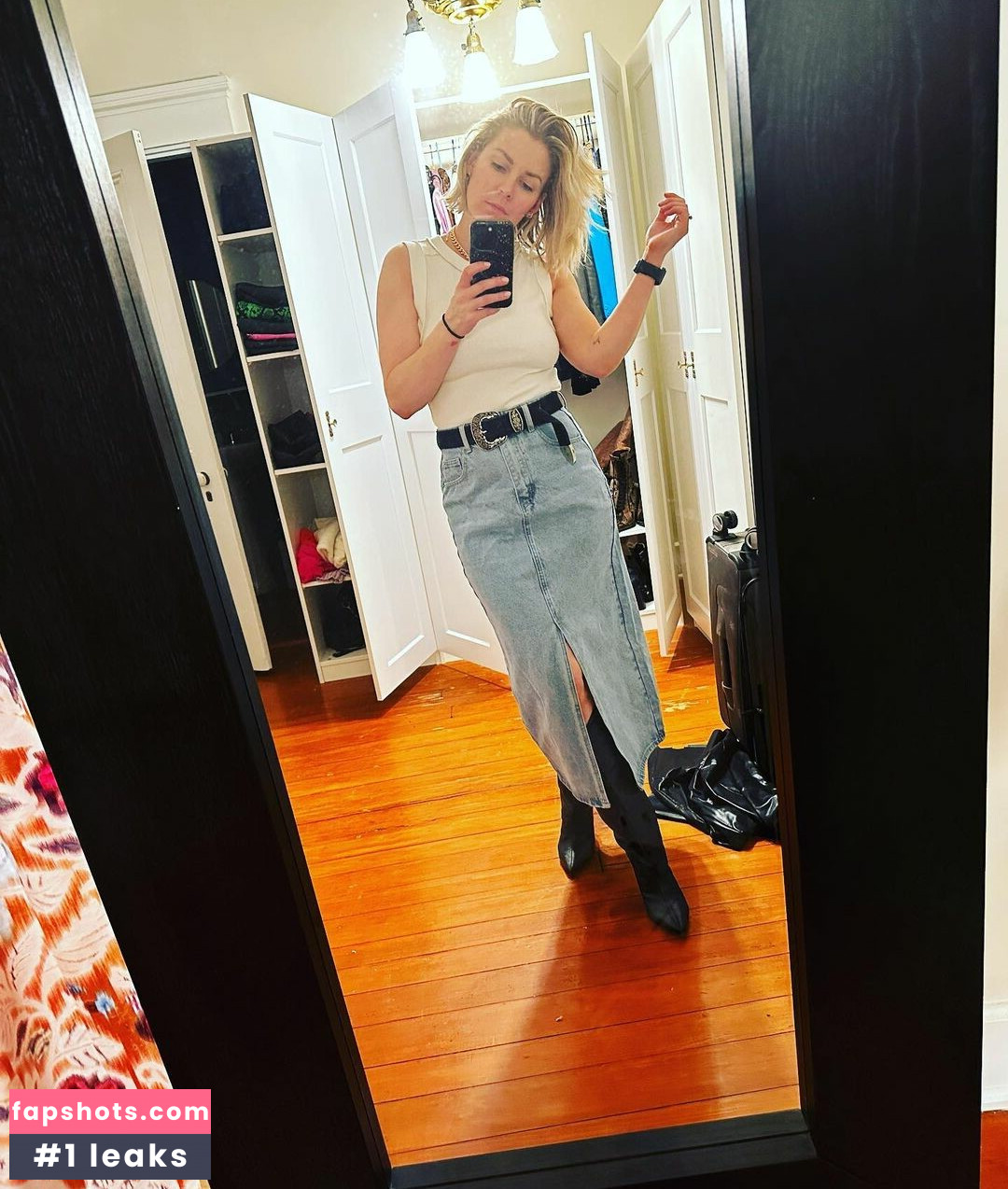 Renee Paquette gallery photo #76