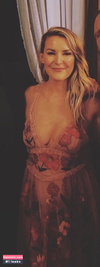 Renee Paquette gallery photo #82