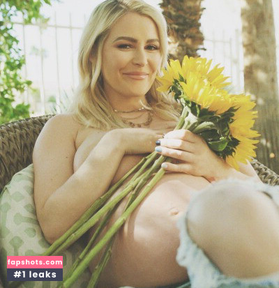 Renee Paquette gallery photo #83