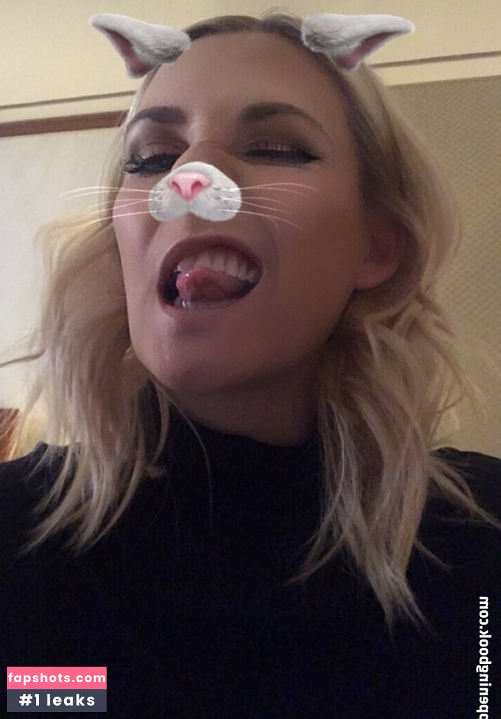 Renee Paquette gallery photo #92