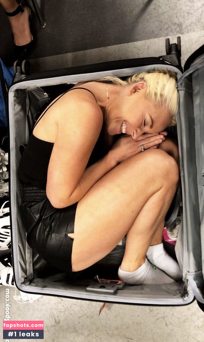 Renee Paquette gallery photo #97