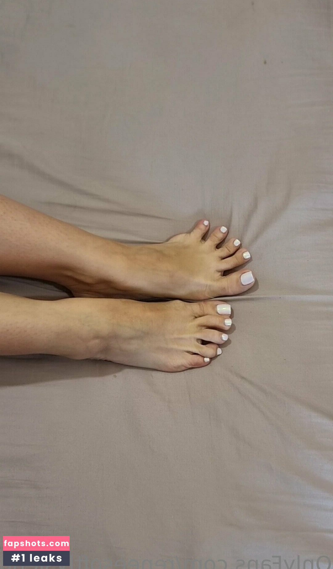 reneesoftlyslenderfeet