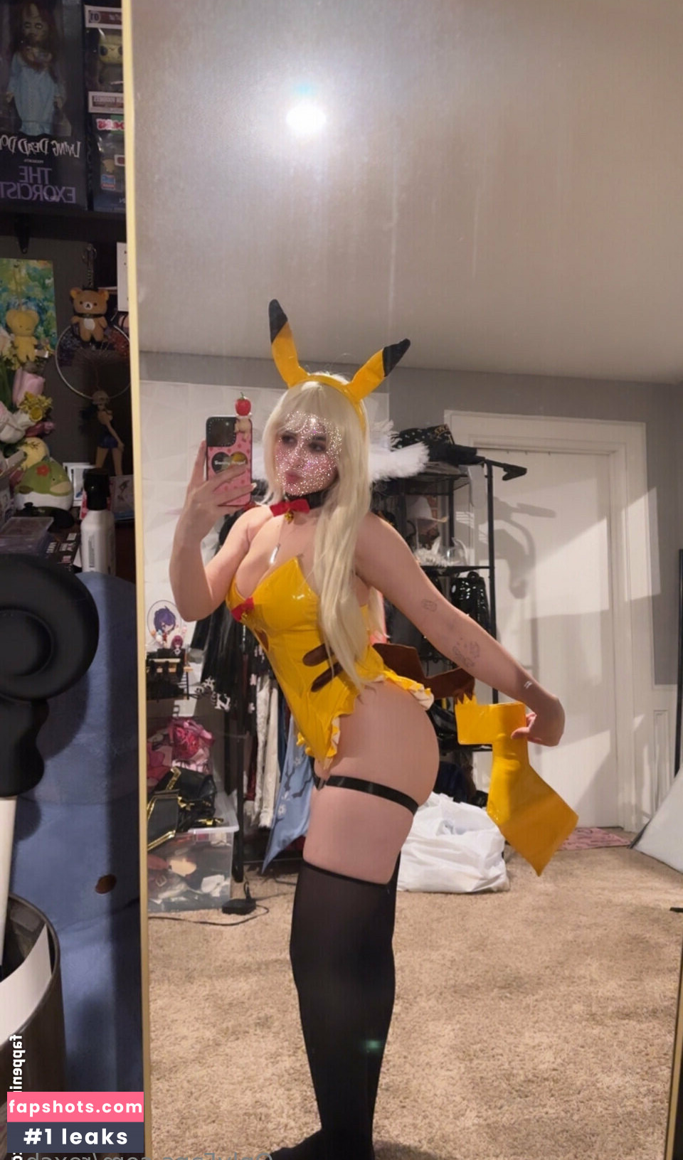 RexChu nude babe gallery