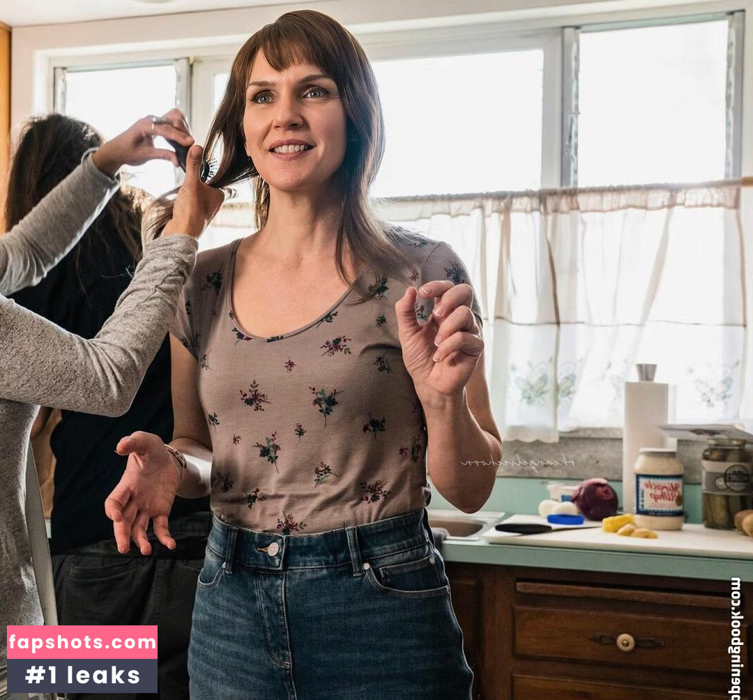 Rhea Seehorn gallery photo #7