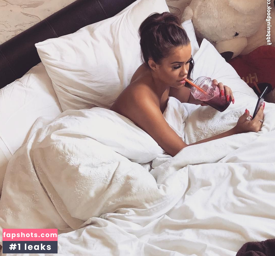 Rhianne Saxby Nude Leaks OnlyFans Photos #36 - LeakJerk