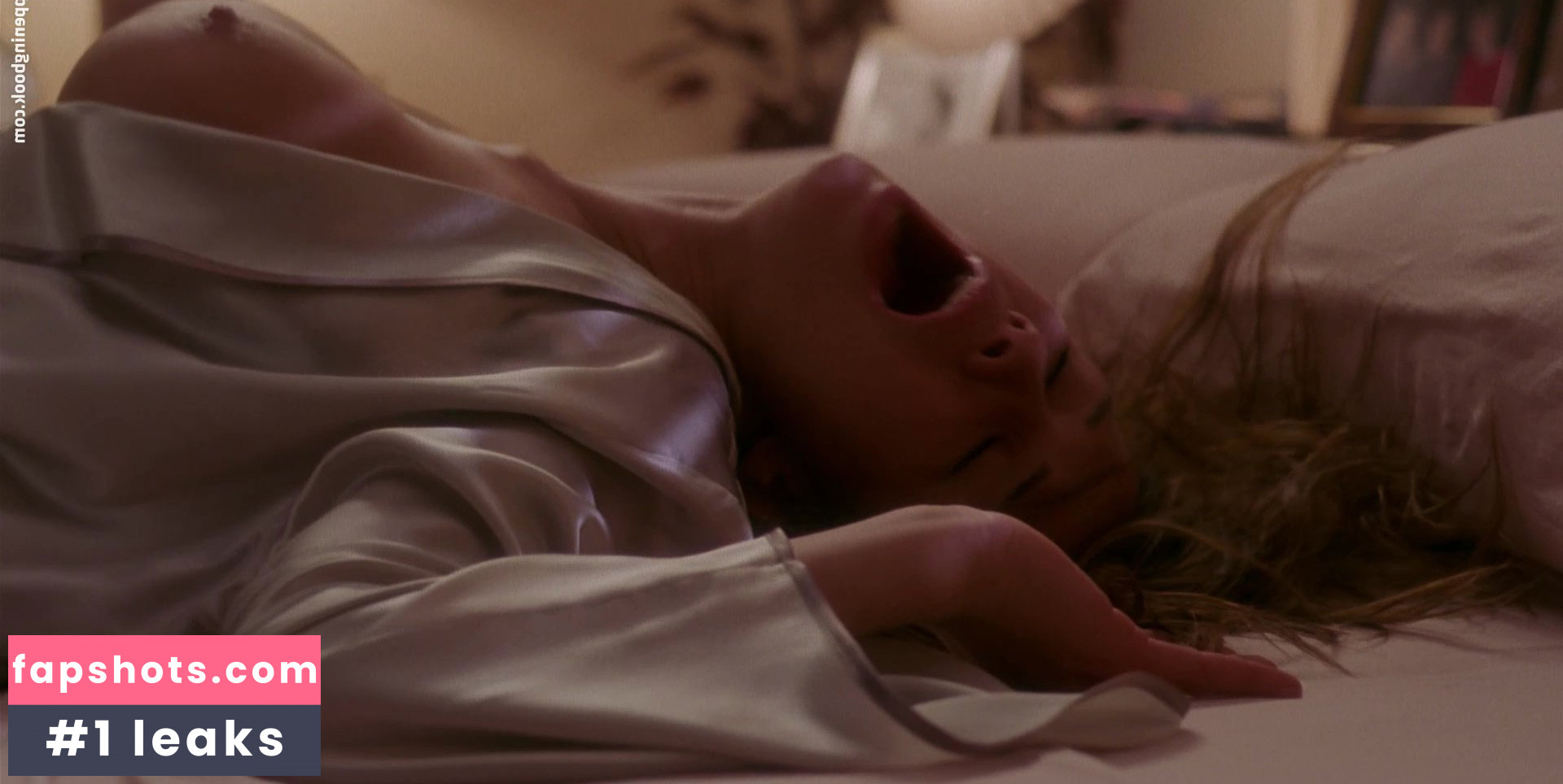 Rhona Mitra gallery photo #121