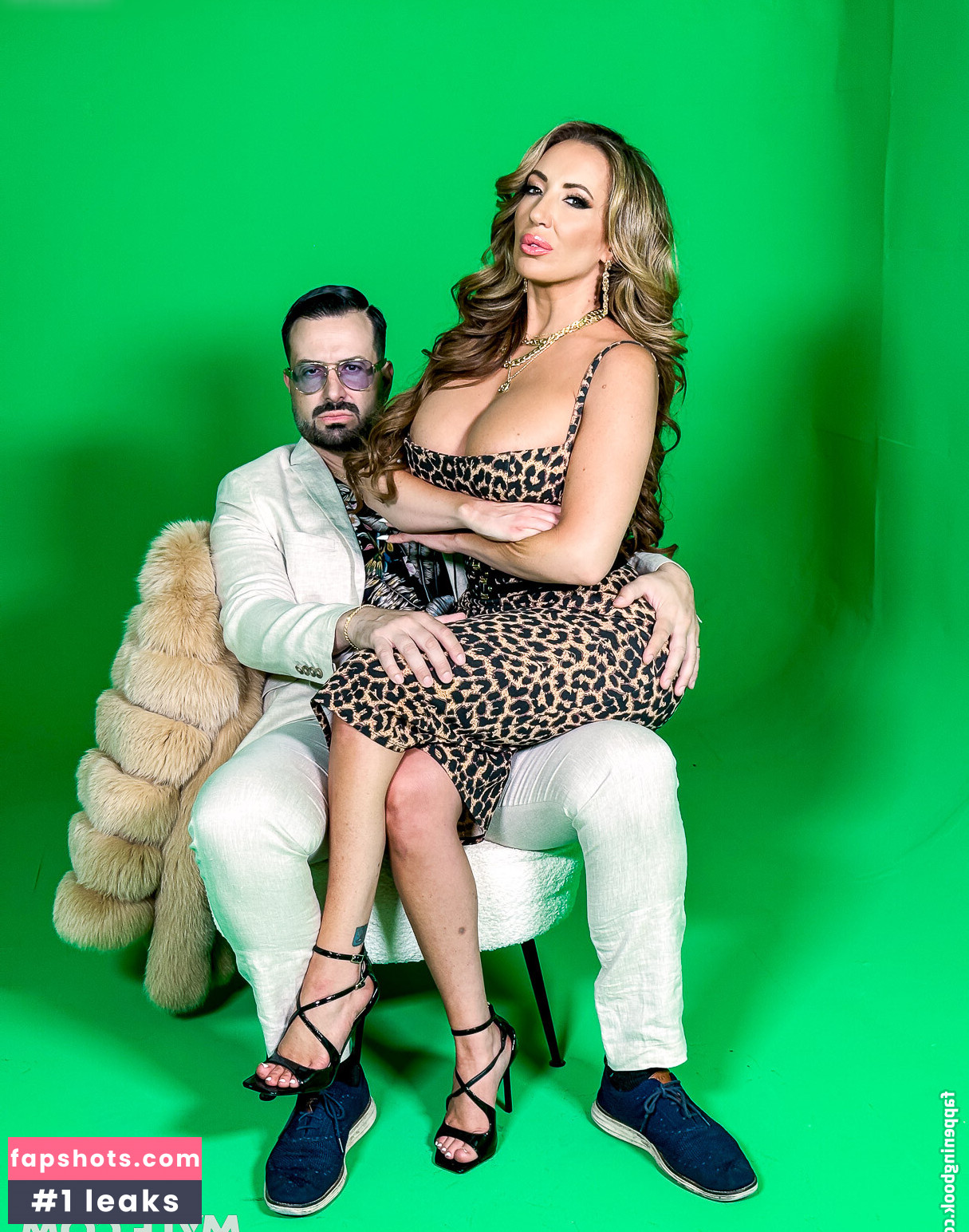 Richelle Ryan gallery photo #75