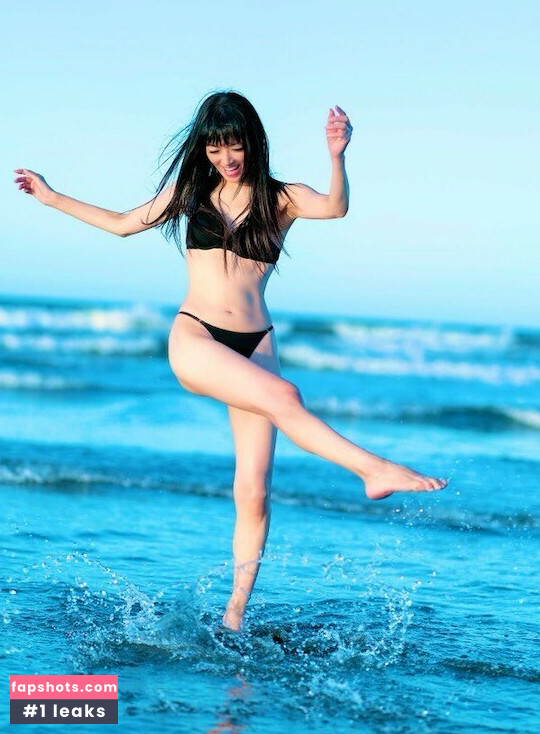 Rie Tanaka gallery photo #6