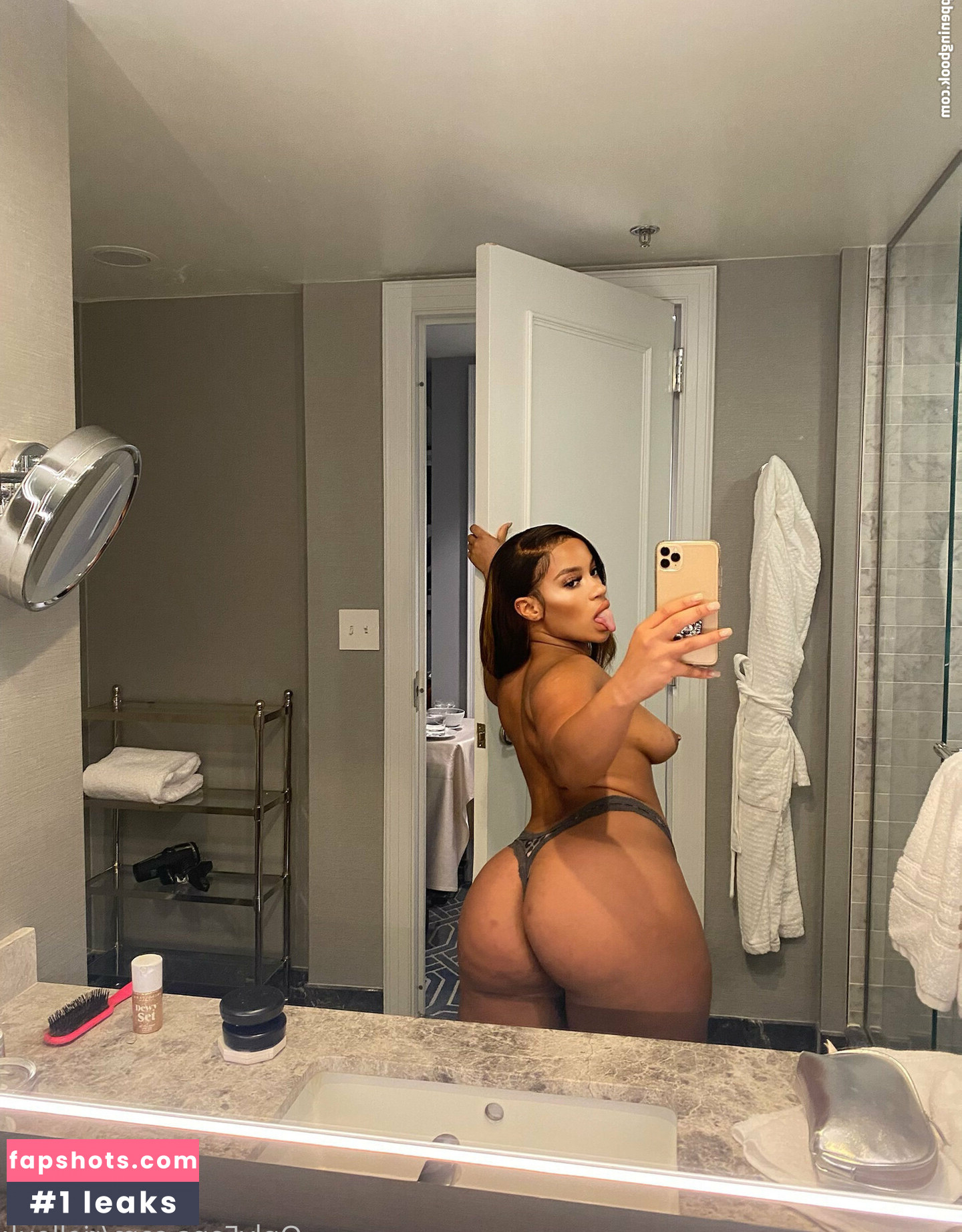 RielleUK Filtración Desnuda OnlyFans Foto #2 - Fapshots