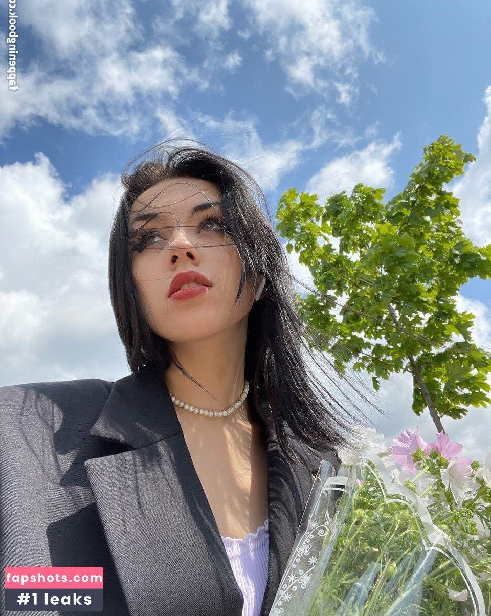 Rihanna Black gallery photo #7