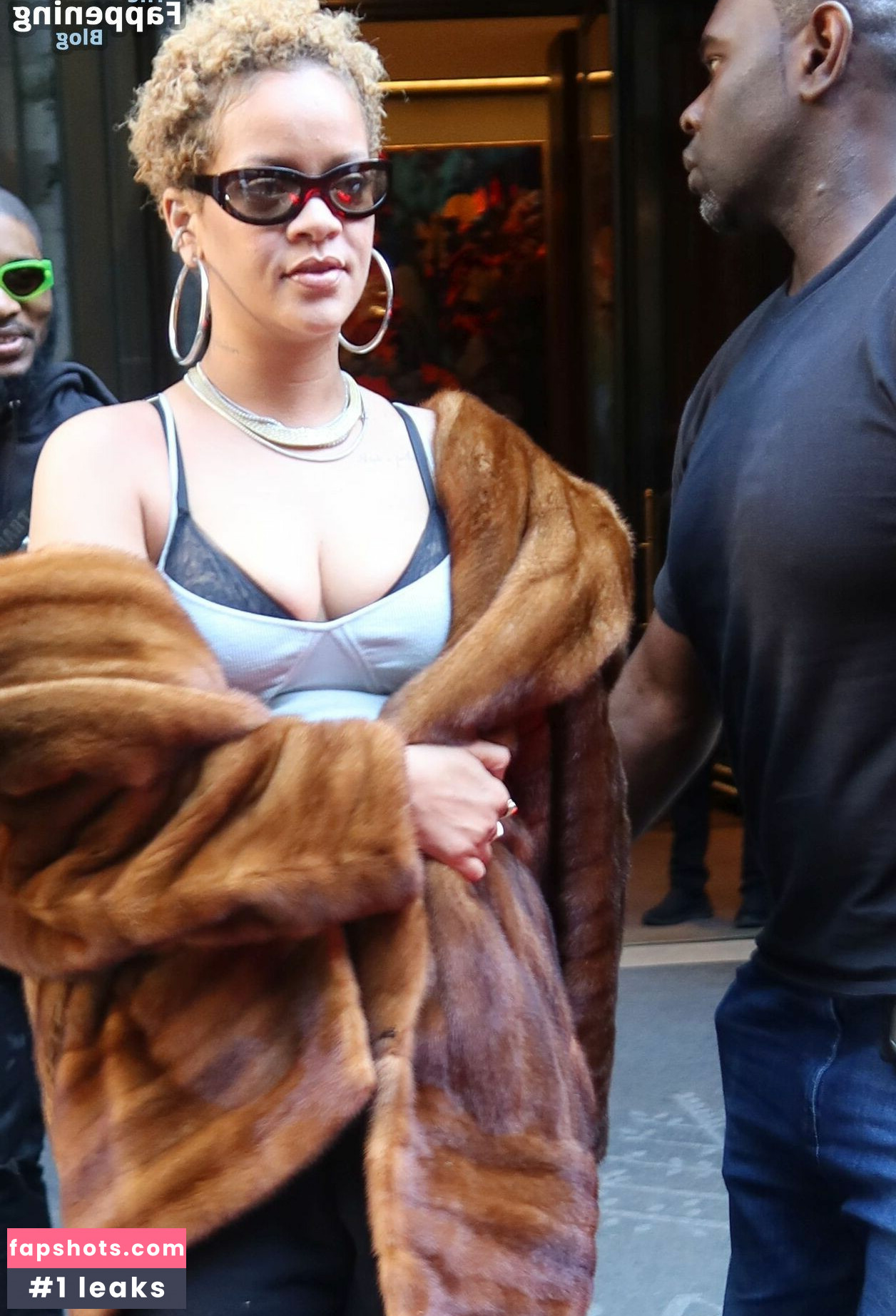 Rihanna gallery photo #1010