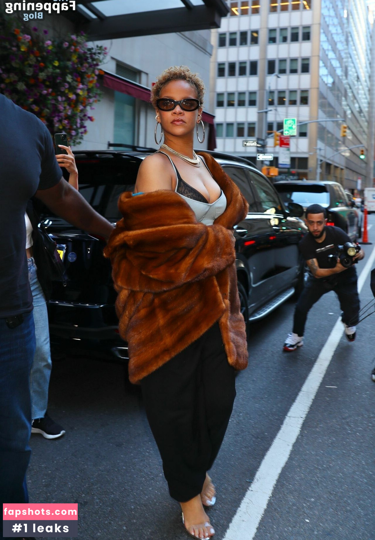Rihanna gallery photo #1020